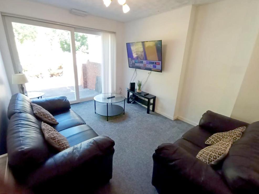Cozy 4 Bedroom House In Smethwick With 4 Bathrooms Perfect For Contractors And Families Birmingham Extérieur photo