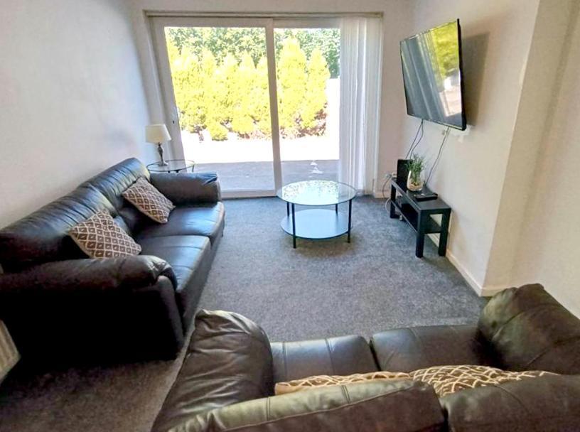Cozy 4 Bedroom House In Smethwick With 4 Bathrooms Perfect For Contractors And Families Birmingham Extérieur photo
