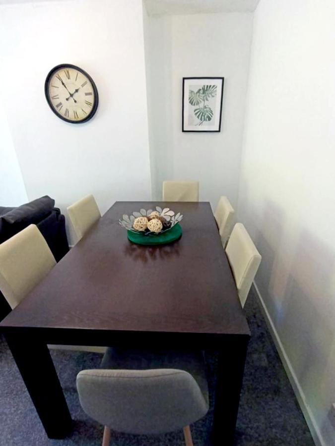 Cozy 4 Bedroom House In Smethwick With 4 Bathrooms Perfect For Contractors And Families Birmingham Extérieur photo