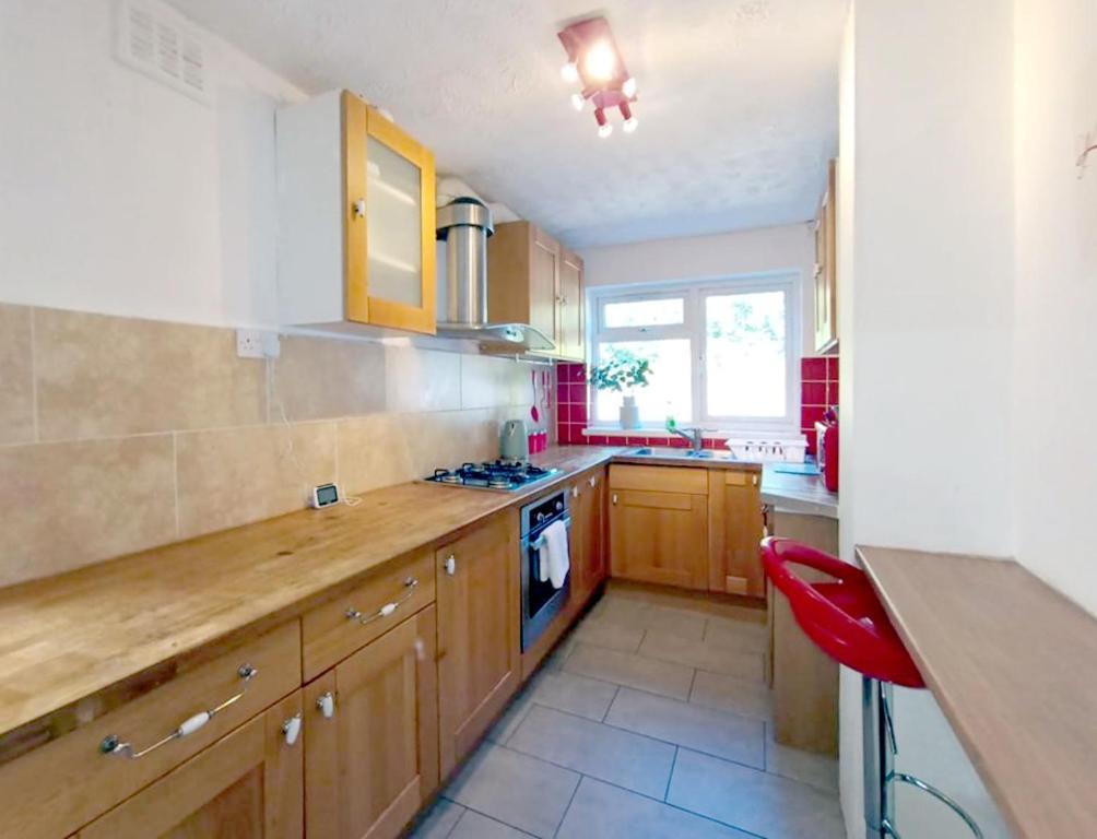 Cozy 4 Bedroom House In Smethwick With 4 Bathrooms Perfect For Contractors And Families Birmingham Extérieur photo