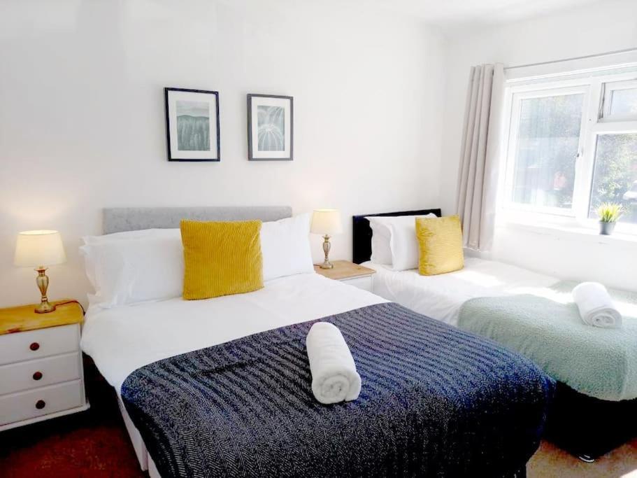 Cozy 4 Bedroom House In Smethwick With 4 Bathrooms Perfect For Contractors And Families Birmingham Extérieur photo